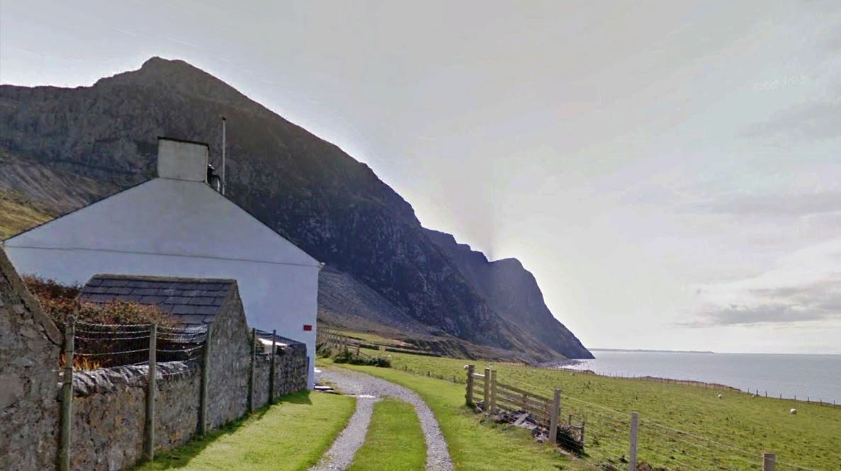 Trefor cottage mountain and sea